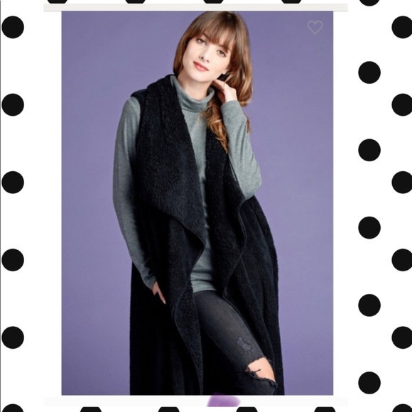 💼🌸🐝 Long Black Waterfall Faux Fur Vest🥰 see ⬇️ - Picture 1 of 5